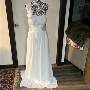 Elegant White One-Shoulder Gown